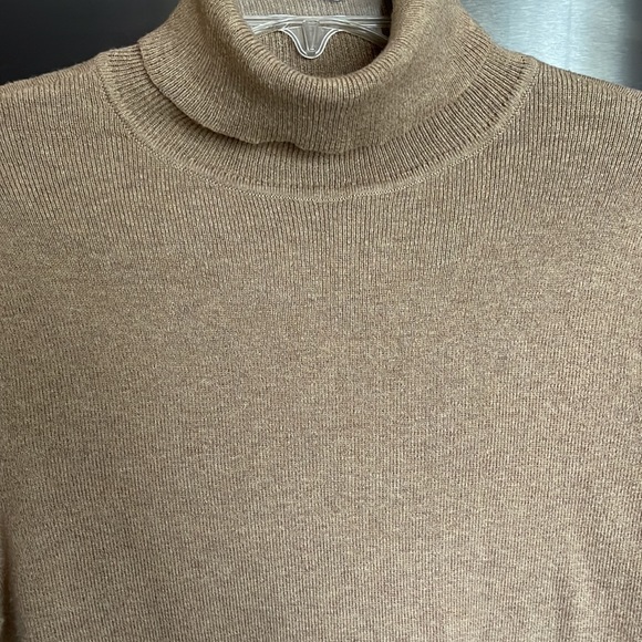 Chico’s Size 1 Beautiful Camel Turtleneck Sweater NWOT $99  US Size 8 Last one - Picture 6 of 6